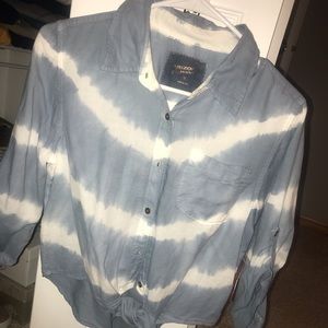 Arizona Jeans tie-up quarter sleeve shirt